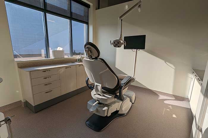 Dental Associates Glendale general dentistry operatory.