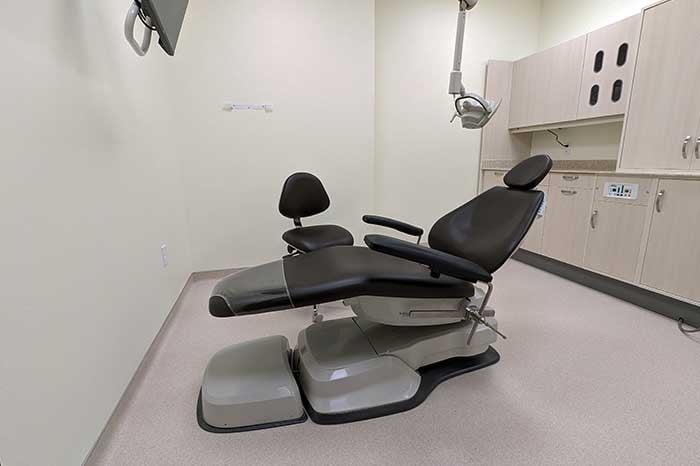 Dental Associates Glendale oral surgery suite.